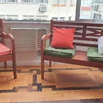 Belíssimo APTO 2 quartos Copacabana á 3 minutos andando para praia